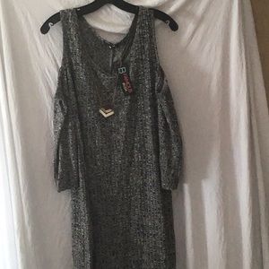 B famous light sweater dress